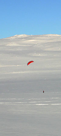 Kite skiing near Haugastol